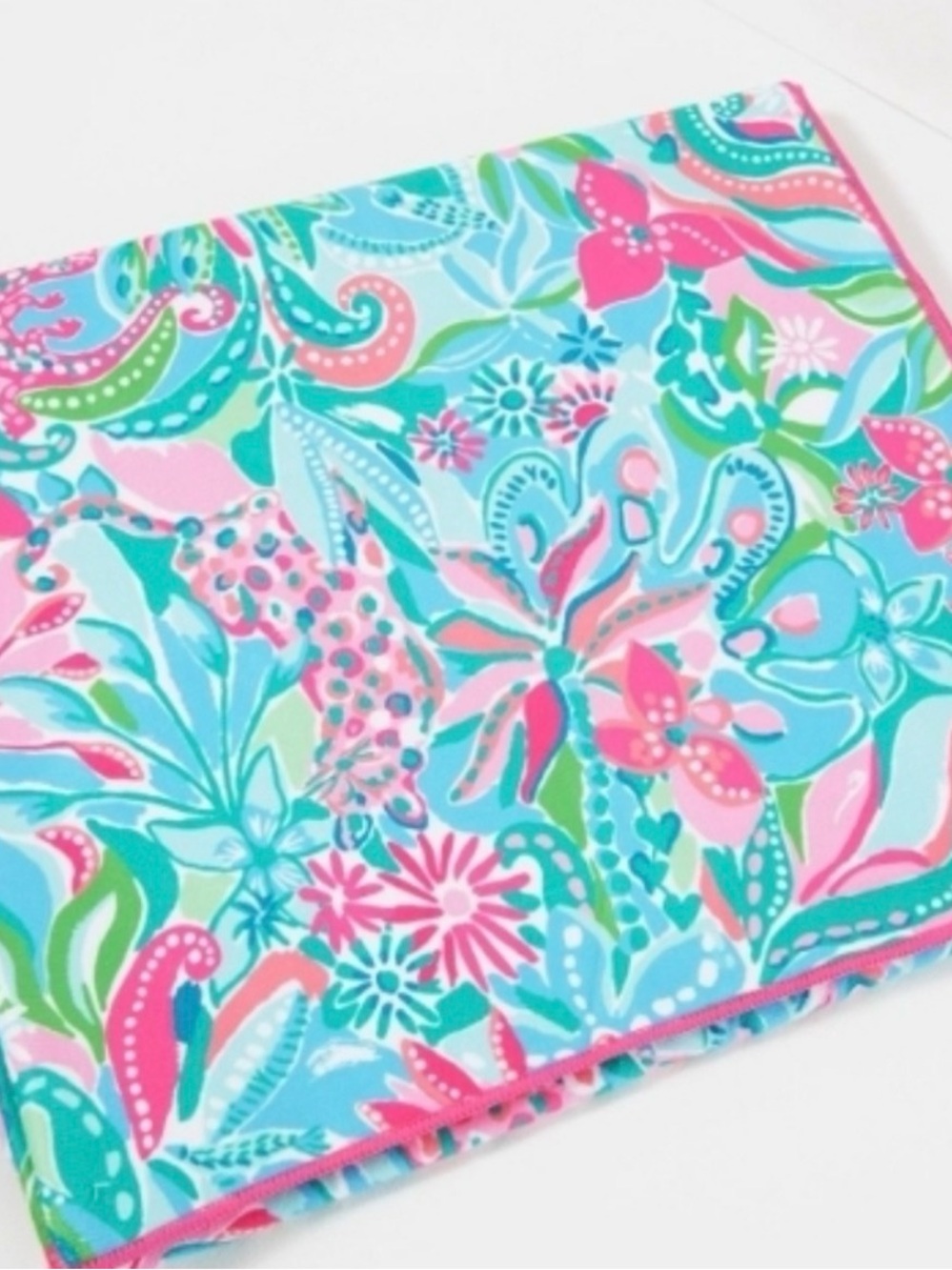 Lilly Pulitzer Oversized Beach Towel 40x72 Pool Lounge Resort Tropical Pink Aqua - Picture 4 of 7